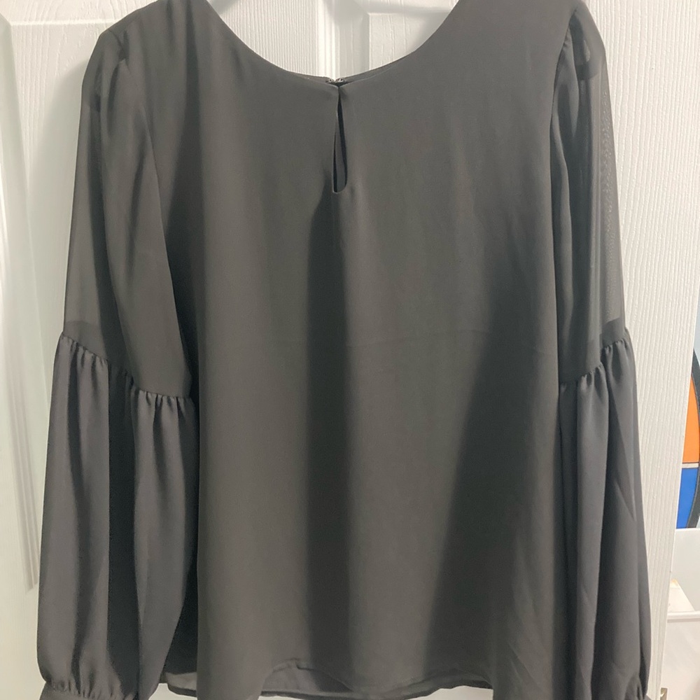 Express Gray Blouse with Puff Sleeves and Ruffled Style